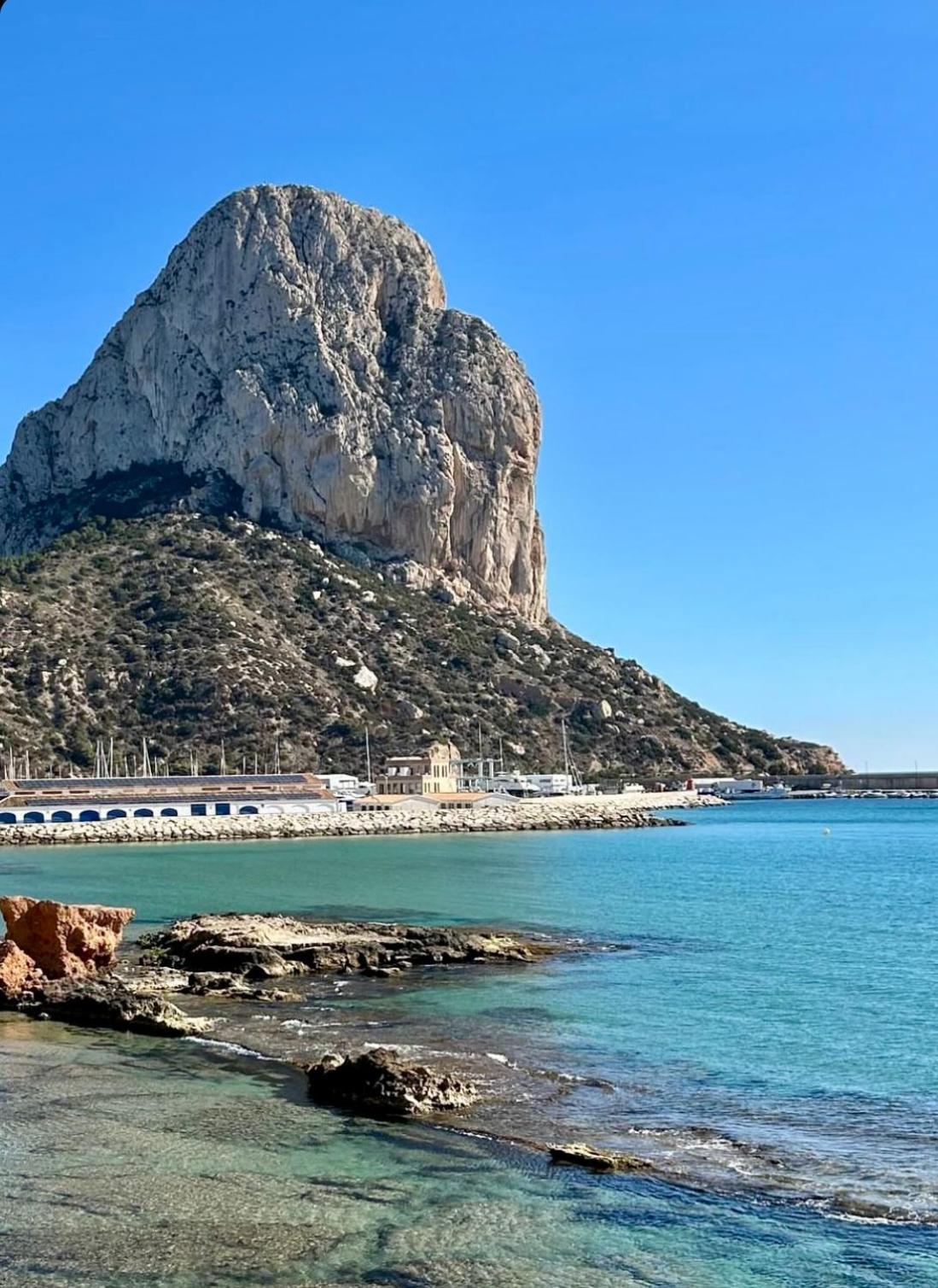 Natalie Calpe Sun 100M To The Beach Center Екстериор снимка
