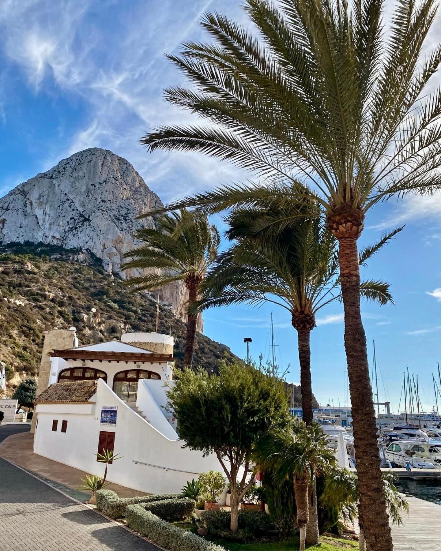 Natalie Calpe Sun 100M To The Beach Center Екстериор снимка