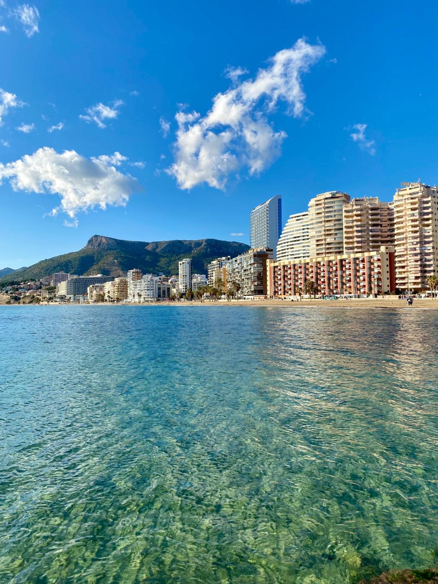 Natalie Calpe Sun 100M To The Beach Center Екстериор снимка